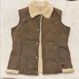 NWT Woolrich Faux Leather Shearling Saddle Vest